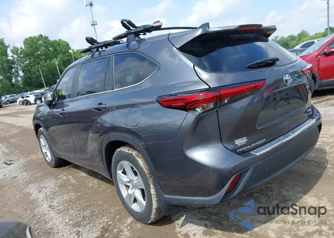 2023 Toyota Highlander Le z USA, uszkodzony, nr VIN 5TDKDRAH8PS019733